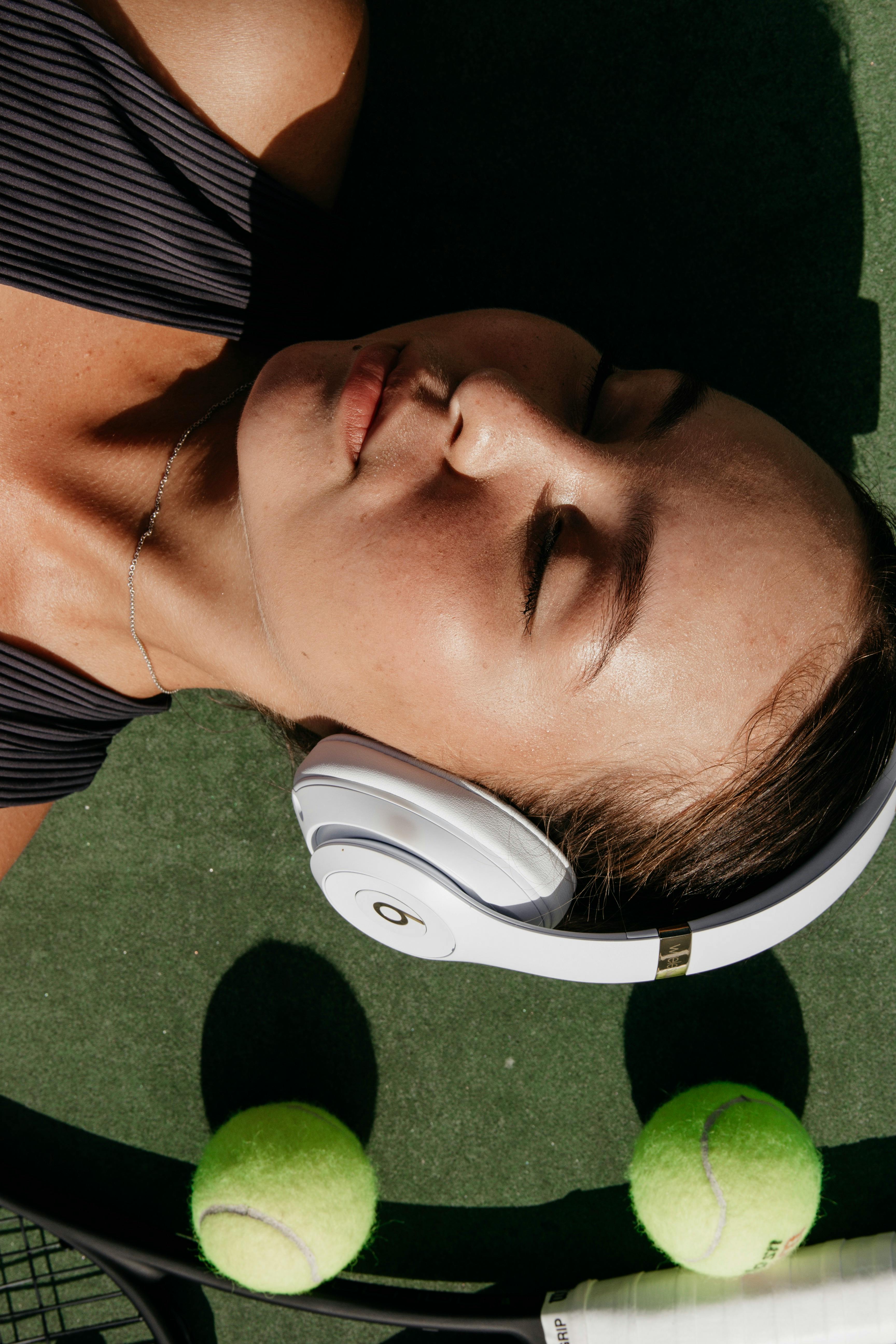 Best Canadian Alternatives to Lululemon for Athleisure Wear